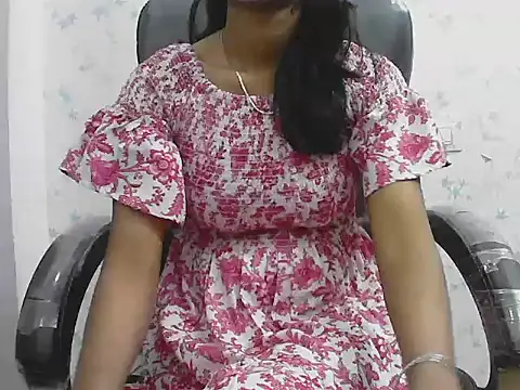 short girl  online show from March 27, 4:41 pm