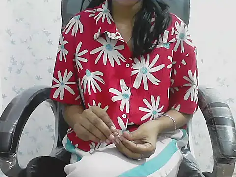 short girl  online show from March 22, 4:41 pm