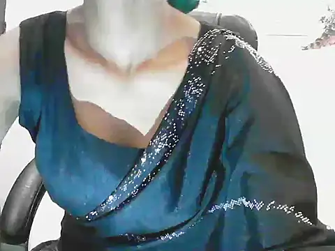 Snapshot of short_girl_ chatting on June 20, 6:13 pm short girl online show from June 20, 6:13 pm