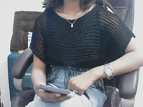 short girl  online show from March 18, 9:48 pm