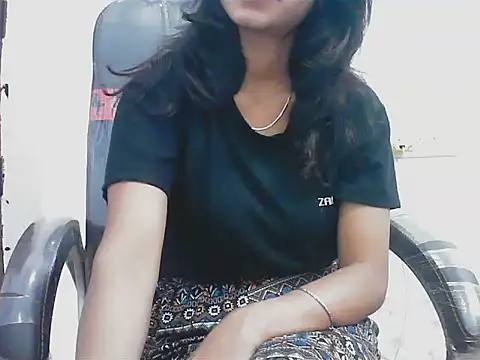 short girl  online show from March 23, 8:03 am