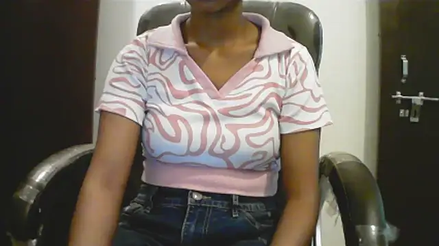 short girl  online show from May 14, 4:26 pm