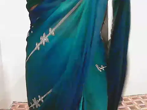 Snapshot of short_girl_ chatting on June 16, 4:51 pm short girl online show from June 16, 4:51 pm
