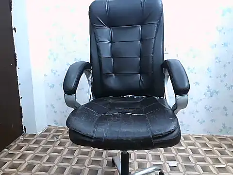 short girl  online show from March 14, 5:08 pm