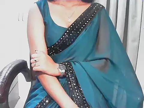 Snapshot of short_girl_ chatting on November 3, 4:43 pm short girl online show from November 3, 4:43 pm