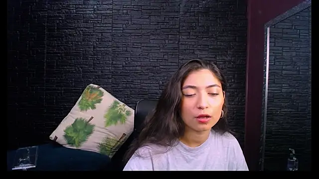 Snapshot of Lizzie_Collin chatting on October 18, 1:46 pm Lizzie Collin online show from October 18, 1:46 pm