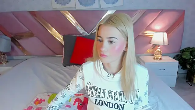 ChloeLaurentt online show from December 21, 1:24 pm