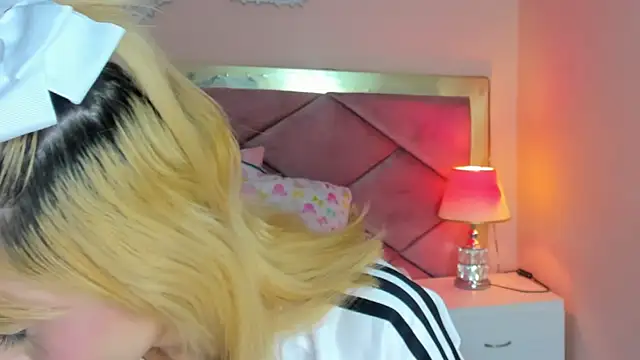 ChloeLaurentt online show from February 4, 2:01 pm