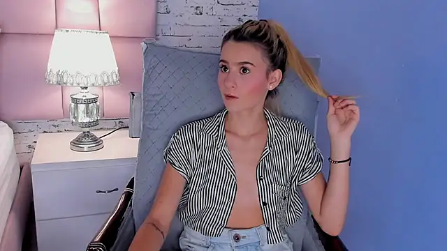 ChloeLaurentt online show from October 15, 4:22 am