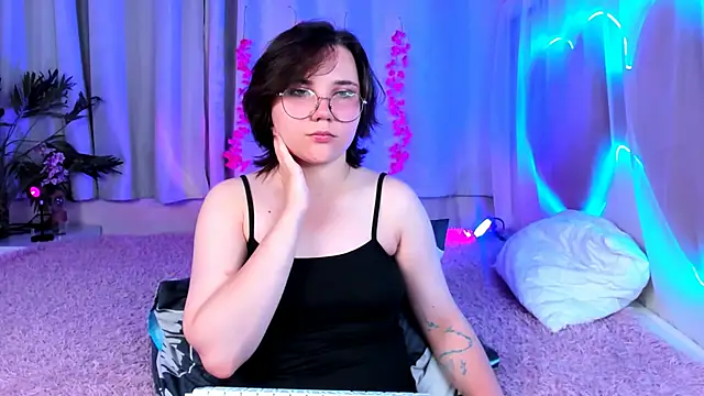 Snapshot of -SweetLili chatting on September 25, 2:56 pm -SweetLili online show from September 25, 2:56 pm