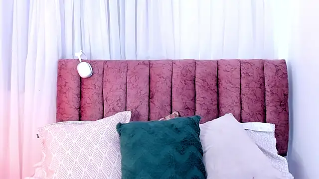 Keiiry  online show from November 21, 7:35 pm