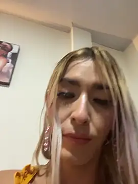 danny 1hotcute online show from April 2, 4:41 am