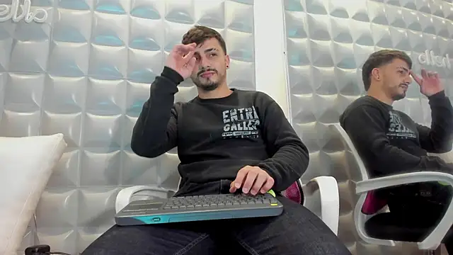 Jack Daniel   online show from October 3, 4:52 pm