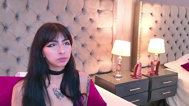 LaylaaDoll online show from December 17, 8:25 pm