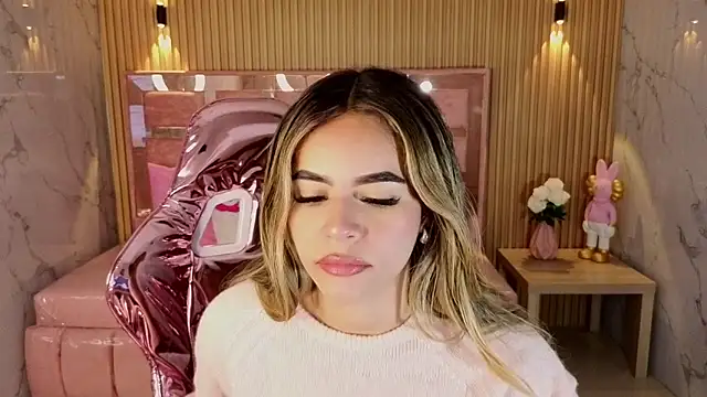 Snapshot of lilith4_s chatting on November 13, 8:57 pm lilith4 s online show from November 13, 8:57 pm