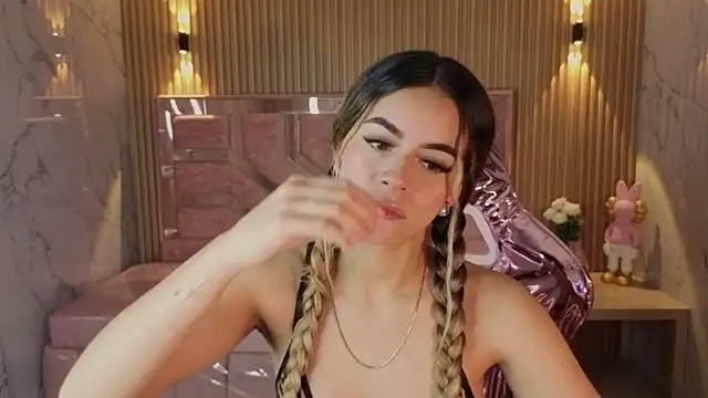 lilith4 s online show from March 31, 8:11 pm