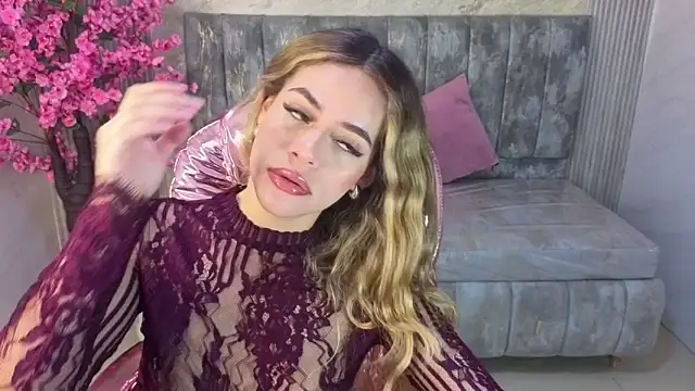 Snapshot of lilith4_s chatting on November 25, 1:11 pm lilith4 s online show from November 25, 1:11 pm