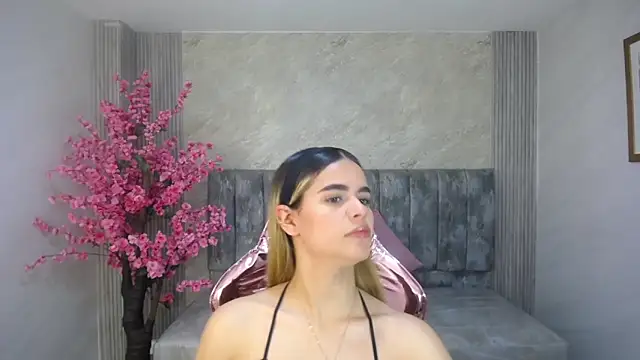 Snapshot of lilith4_s chatting on October 11, 8:21 pm lilith4 s online show from October 11, 8:21 pm