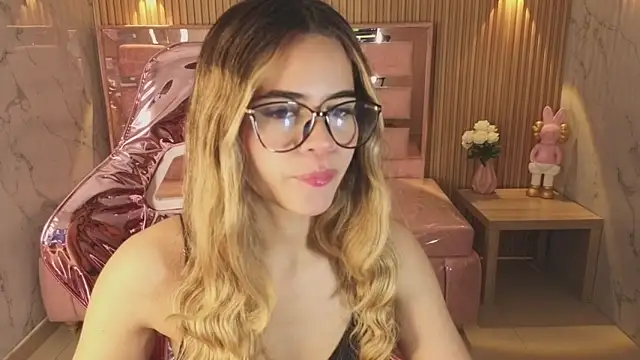 lilith4 s online show from December 20, 8:12 pm