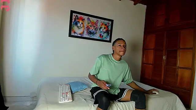 Snapshot of jordan_mm420 chatting on November 17, 6:56 pm jordan mm420 online show from November 17, 6:56 pm