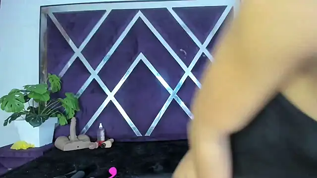 angelkyraasm online show from March 11, 1:05 pm