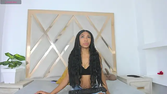 angelkyraasm online show from May 23, 12:37 pm