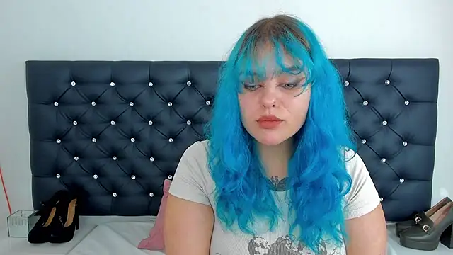 Snapshot of LunaWetPussy chatting on September 15, 11:10 am LunaWetPussy online show from September 15, 11:10 am