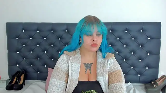 Snapshot of LunaWetPussy chatting on September 18, 9:12 am LunaWetPussy online show from September 18, 9:12 am