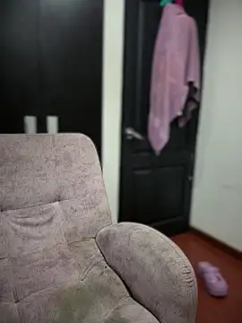 Snapshot of Isabella-Teen chatting on November 11, 12:27 am Isabella-Teen online show from November 11, 12:27 am