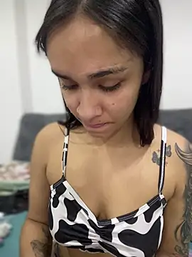 Snapshot of Isabella-Teen chatting on November 28, 11:49 pm Isabella-Teen online show from November 28, 11:49 pm