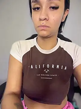 Isabella-Teen online show from April 12, 2:15 am