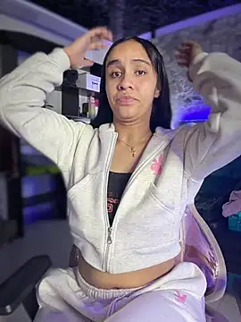 Isabella-Teen online show from February 8, 1:25 am