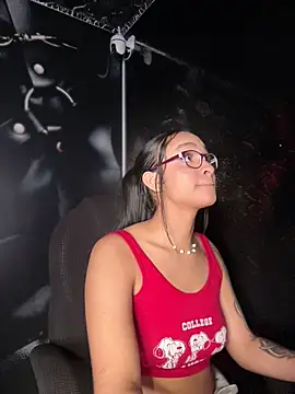 Isabella-Teen online show from May 16, 1:48 am