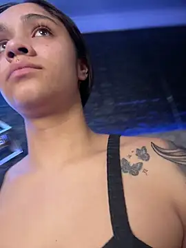 Snapshot of Isabella-Teen chatting on November 3, 2:28 am Isabella-Teen online show from November 3, 2:28 am