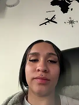 Isabella-Teen online show from April 21, 2:56 pm