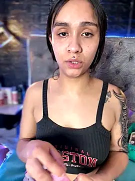 Snapshot of Isabella-Teen chatting on October 28, 2:23 am Isabella-Teen online show from October 28, 2:23 am