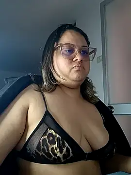 Snapshot of Chiki_hot92 chatting on October 15, 7:11 pm Chiki hot92 online show from October 15, 7:11 pm