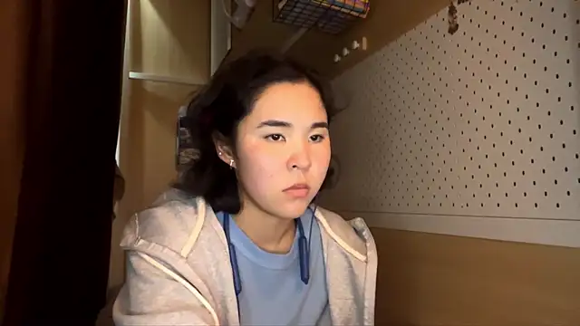 JennyCarpenter online show from April 5, 8:10 am