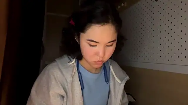 JennyCarpenter online show from April 4, 8:21 am