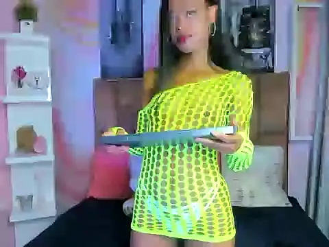 alix noa online show from December 19, 7:49 pm