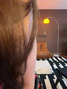 lauradaft online show from June 19, 10:58 pm