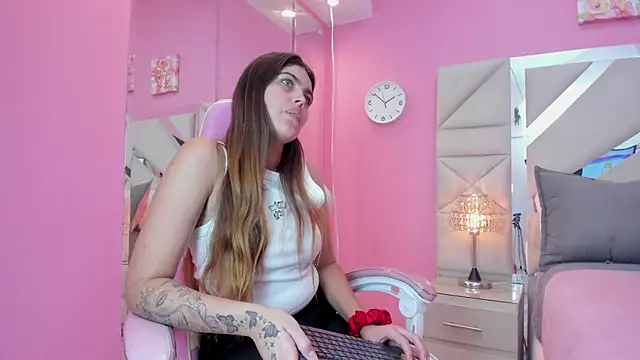 Snapshot of isabel_09 chatting on June 23, 5:55 pm isabel 09 online show from June 23, 5:55 pm