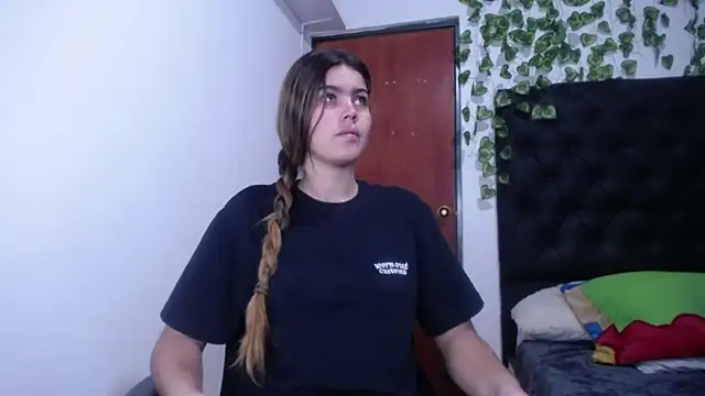 isabel 09 online show from October 10, 2:45 am