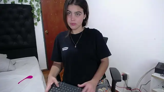 isabel 09 online show from November 6, 3:10 am