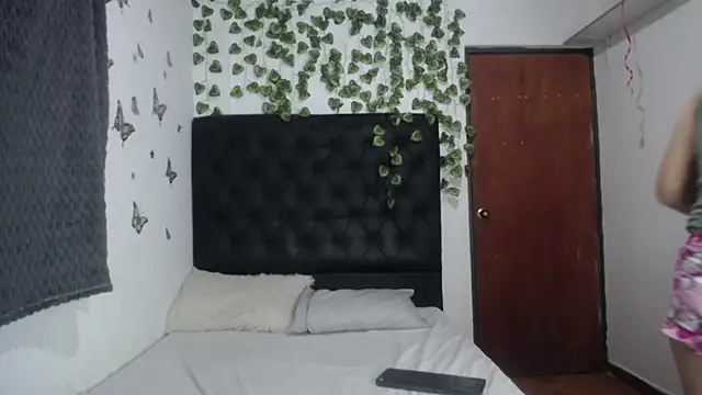 isabel 09 online show from March 5, 3:14 am