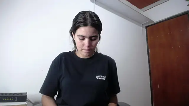 isabel 09 online show from October 22, 3:17 am