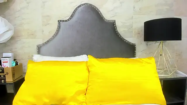 Snapshot of isabel_09 chatting on August 1, 6:06 pm isabel 09 online show from August 1, 6:06 pm