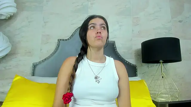 Snapshot of isabel_09 chatting on July 7, 5:05 pm isabel 09 online show from July 7, 5:05 pm