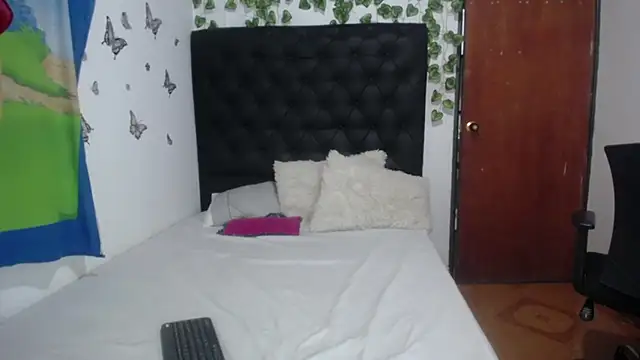 isabel 09 online show from February 12, 3:17 am