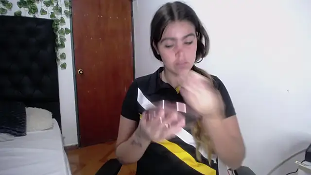 isabel 09 online show from December 3, 3:07 am